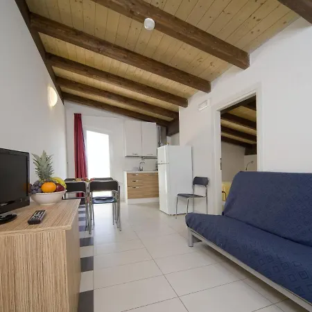 Locazione Turistica Rosburgo-4 Apartment Roseto Degli Abruzzi